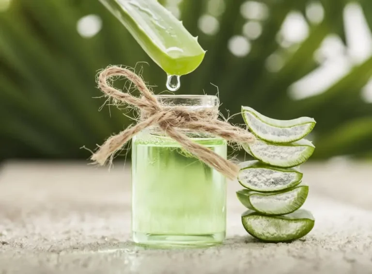Home Remedies for Dandruff: Effective Solutions and Tips to Treat Dandruff Permanently